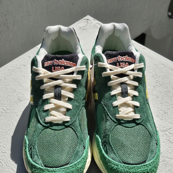 Size 11 - New Balance Teddy Santis x 990v3 Made in USA Green Gold - Picture 4 of 8